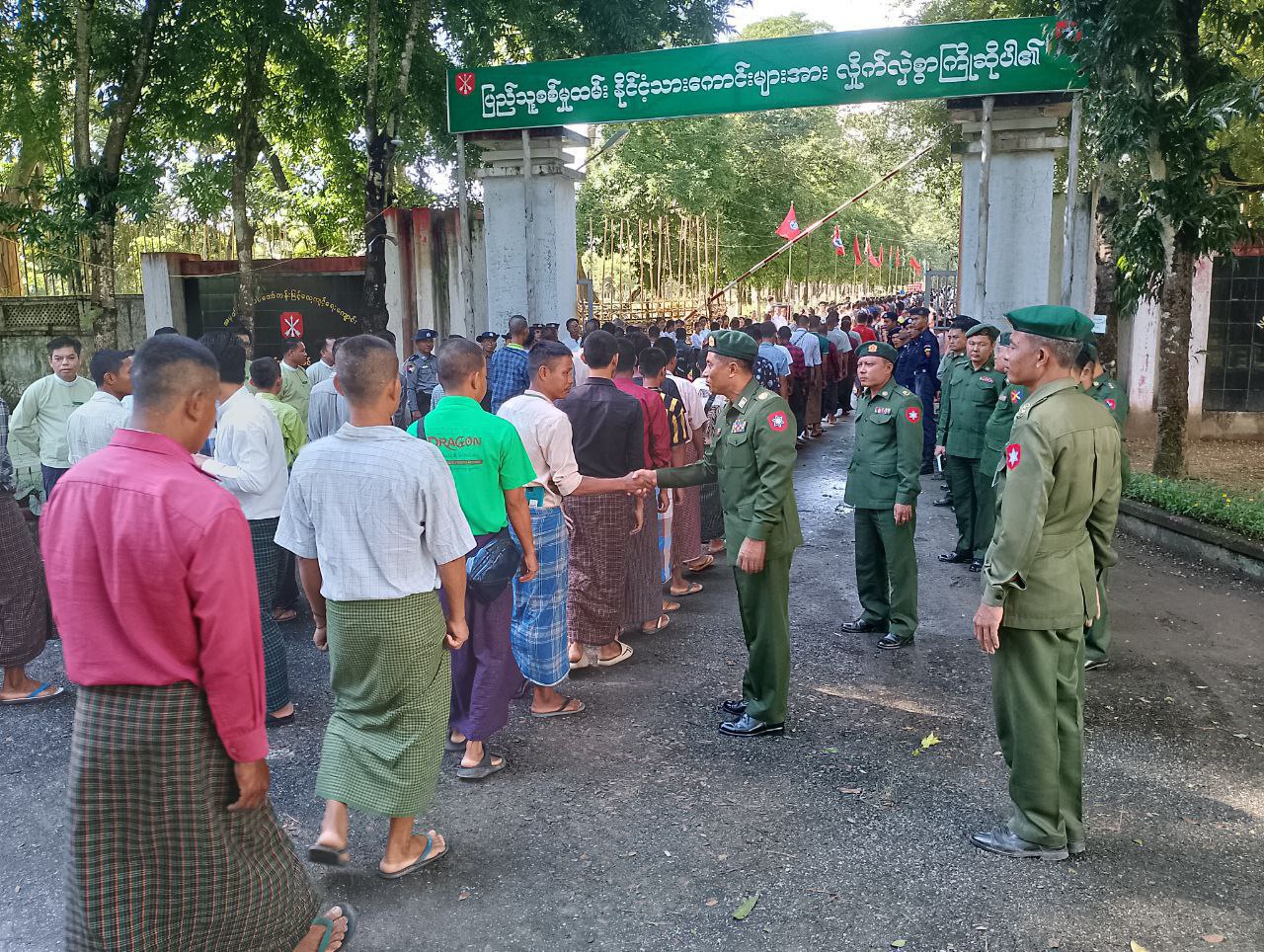 စစ်မှုထမ်းနည်းဥပဒေ ထုတ်ပြန်ကြေညာပြီးပါက စစ်မှုထမ်းရန် အကျုံးဝင်သည့် လူငယ်များအားလုံး နိုင်ငံကူးလက်မှတ်လျှောက် ထားခြင်းနှင့် ပြည်ပထွက် ခွာခြင်းတို့အတွက် စစ်မှုထမ်းဆင့်ခေါ်ရေး ဗဟို အဖွဲ့က ထုတ်ပေးသည့်စာ တင်ပြရတော့မည်