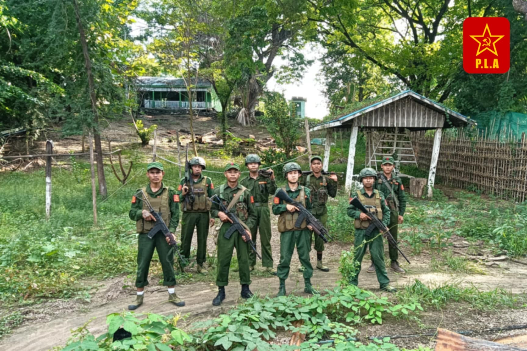 သပိတ်ကျင်းရှိ အမှတ် ၁၃ တပ်မတော် တန်းမြှင့်သင်တန်းကျောင်း၊ ၇ မိုင်စခန်းနှင့်ကျောက်ကြီးစခန်း တို့ကို ပိတ်ဆို့တိုက်ခိုက်