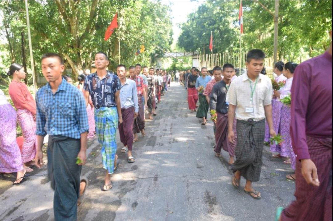 မင်းလှနှင့် အုတ်ဖိုတွင် စစ်တပ်က နေ့စဉ် ပေါ်တာဆွဲဖမ်းဆီးနေပြီး ပြည်သူ ၃၀ ကျော် ဖမ်းဆီးခံရ၊ ထွက်ပြေးသော လူငယ်များကို သေနတ်ဖြင့် လိုက်လံပစ်ခတ်မှု ပြည်သူ ၁ ဦး ဒဏ်ရာရ