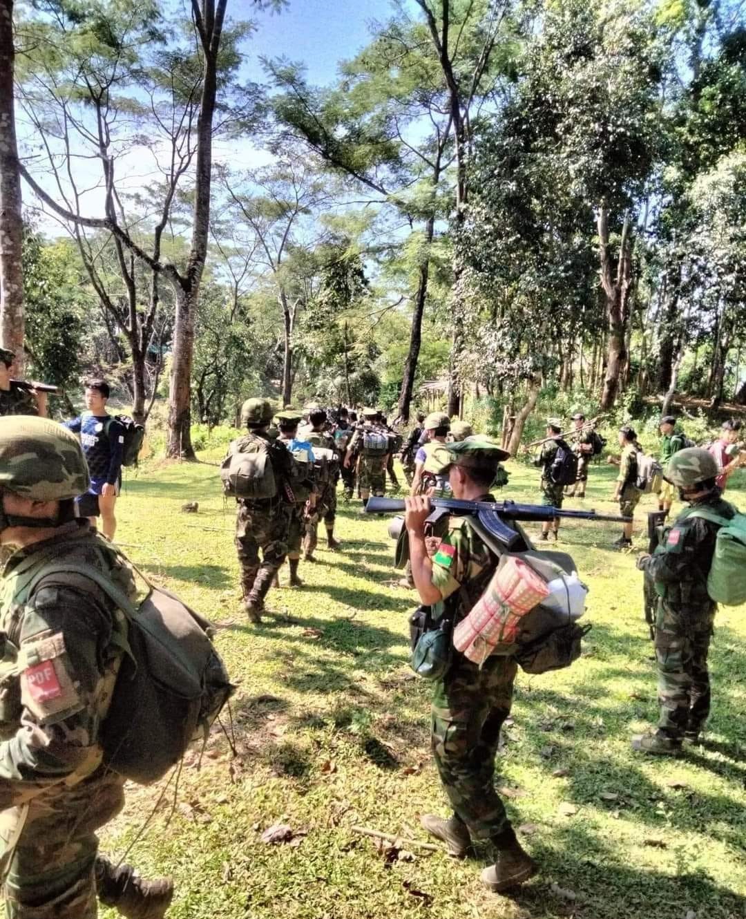 Breaking News- ဗန်းမော်ရှိ ခလရ ၄၇ တပ်ရင်းဌာနချုပ်ကို KIA နှင့် PDF မဟာမိတ်တပ်များက တိုက်ခိုက်သိမ်းပိုက်လိုက်ပြီး ဗန်းမော်နှင့်မံစီမြို့ရှိ စစ်တပ် စခန်းများအားလုံးကို ဝိုင်းဝန်း ပိတ်ဆို့၍ ပြင်းပြင်းထန်ထန် ထိုးစစ်ဆင်