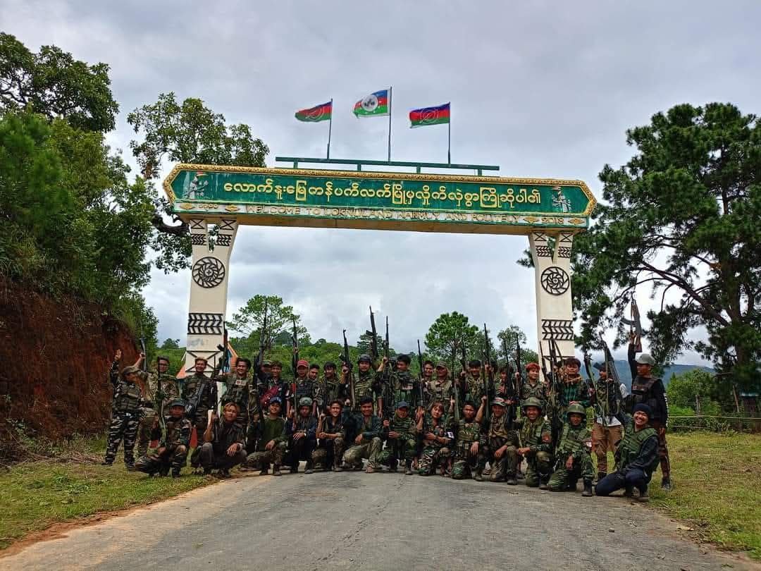 ကန်ပက်လက်တွင် တပ်စွဲထားသော စစ်သားနှင့်ရဲများအားလုံး စွန့်ခွာထွက်ပြေးသွား၍ တိုက်ပွဲဖြစ်ပွားခြင်းမရှိဘဲ ကန်ပက်လက်မြို့ကို ပြည်သူများနှင့် တော်လှန်ရေးတပ်များက ထိန်းချုပ်သိမ်းပိုက်