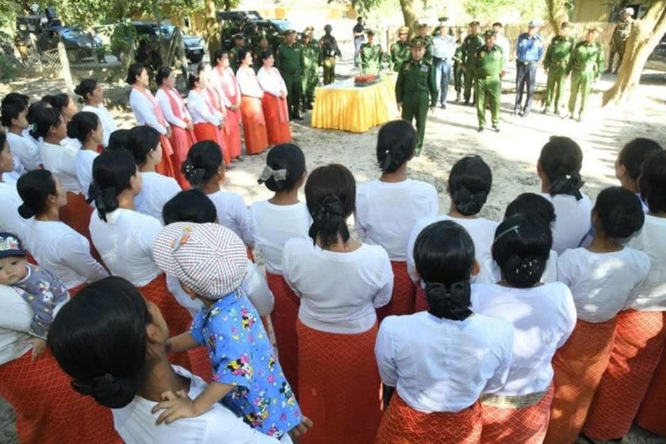 ပုသိမ်မြို့ရှိ အနောက်တောင်တိုင်းစစ်ဌာနချုပ်သို့ ဒုစစ်ခေါင်းဆောင် နေ့ခြင်းပြန်လာရောက်ပြီး တပ်မိသားစုများကိုစည်းရုံးရေးဆင်း