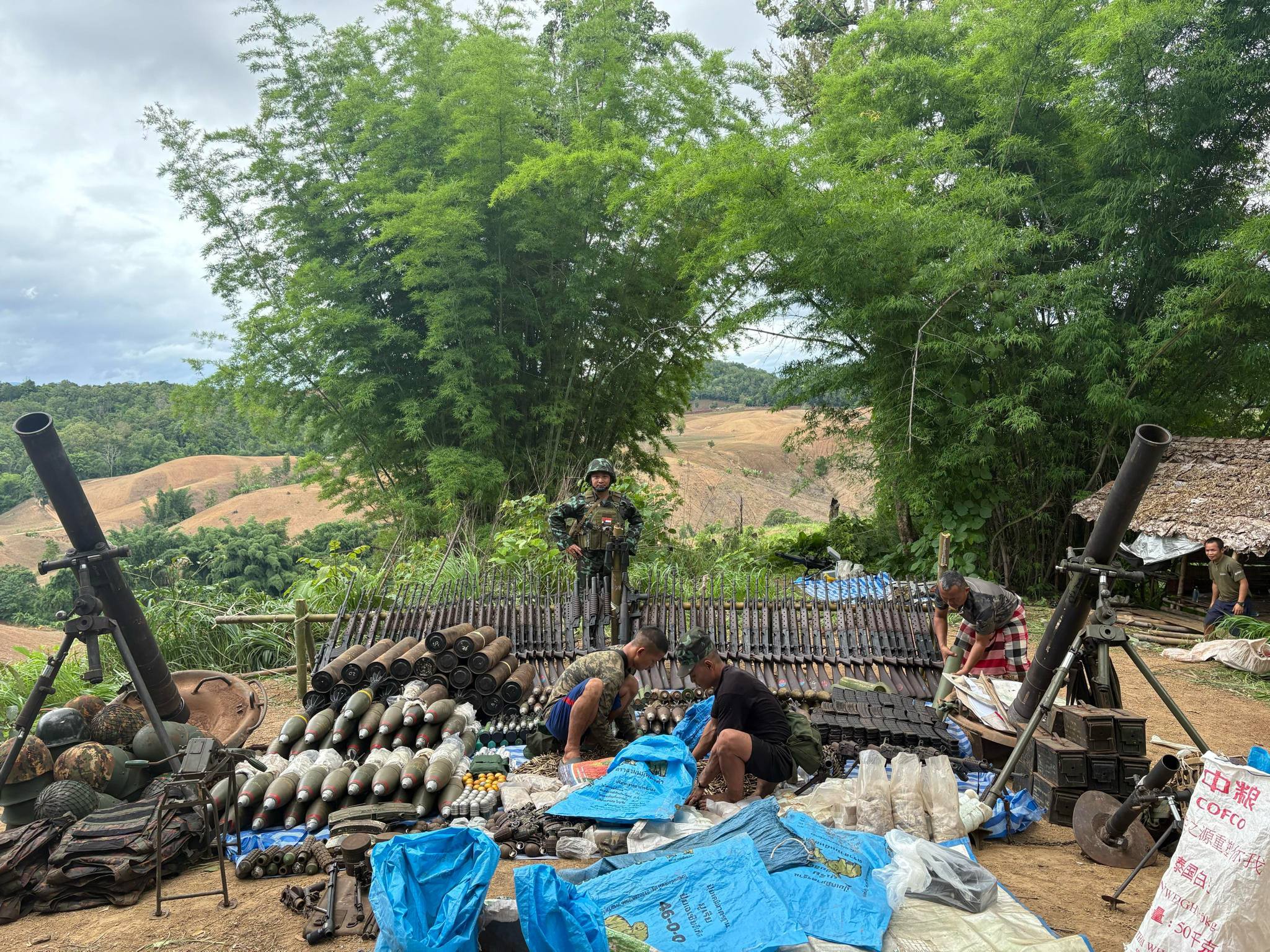 တောင်ငူခရိုင်တွင် စစ်ကြောင်းထိုးလာသော စစ်တပ်ကို တိုက်ခိုက်မှု စစ်သား ၁၀ ဦးသေဆုံးပြီး ၇ ဦး ဖမ်းဆီးရရှိ၊ ထိုင်း-မြန်မာနယ်စပ်၊ကနဲလေး စစ်တပ်စခန်းသိမ်းပွဲတွင် ၁၂၀ မမ လက်နက်ကြီး ၂ လက်အပါအဝင် လက်နက် ခဲယမ်းအများအပြား သိမ်းဆည်းရရှိ