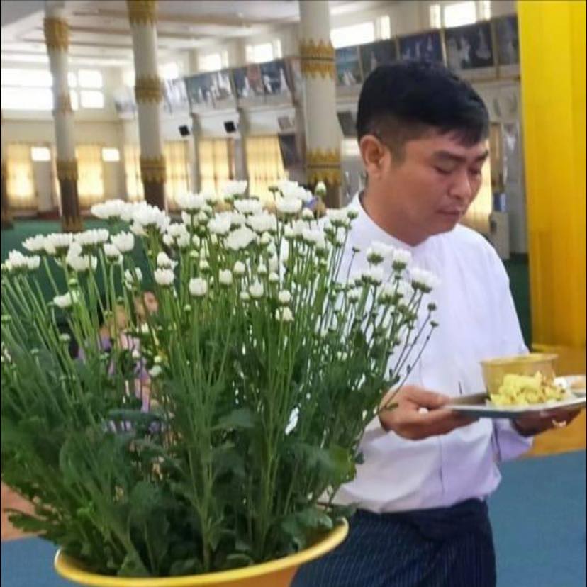 ရန်ကုန်-ပြည် လမ်းတွင် ဒုတိယဗိုလ်မှူးကြီးဇော်မျိုးဝင်း၊ ဗိုလ်မှူးဖြိုးမင်းဦးနှင့် ဒုရဲမှူးကြီး စိုးခိုင်တို့ သေဆုံးပြီးနောက် စစ်တပ်က အလုံးအရင်းဖြင့် ထိုးစစ်ဆင်နေပြီး သံချပ်ကာကားများကိုပါ အသုံးပြုလာ