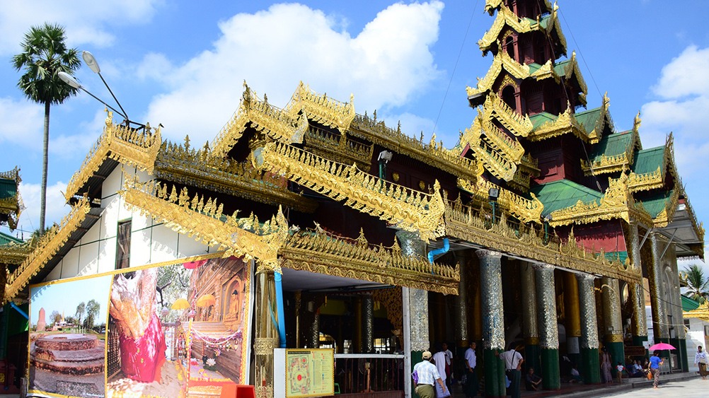 ရွှေတိဂုံဘုရားပေါ် လူငယ်အများစုကို မသင်္ကာတာနဲ့ လိုက်ဖမ်းပြီး စစ်ဆေးနေ