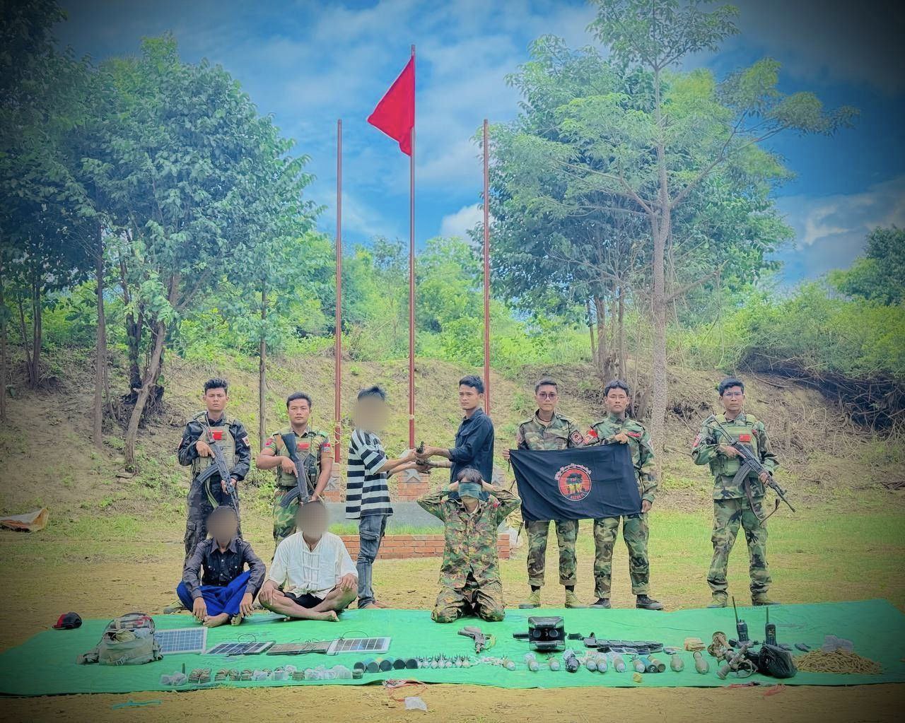 နွားထိုးကြီးမြို့နယ်၊ ဝက်လူးရဲစခန်းကို စစ်ကူလာသော စစ်တပ် စစ်ကြောင်းကို တိုက်ခိုက်မှု စစ်သား ၁၃ ဦးသေဆုံးပြီး ဒုတပ်ကြပ် ၁ ဦး အရှင်မိကာ ၁ ဦး အလင်းဝင်
