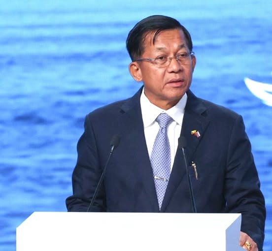 နိုင်ငံတကာ စီးပွားရေးပိတ်ဆို့ခံထားရသည့် ရုရှားနိုင်ငံက ဦးဆောင်သော Eurasian Economic Union (EAEU) တွင် အဖွဲ့ဝင် နိုင်ငံဖြစ်ခွင့်ပေးရန် အပြည်ပြည်ဆိုင်ရာ၏ ဒဏ်ခတ်မှုခံနေရသော မင်းအောင်လှိုင်က  ပန်ကြား