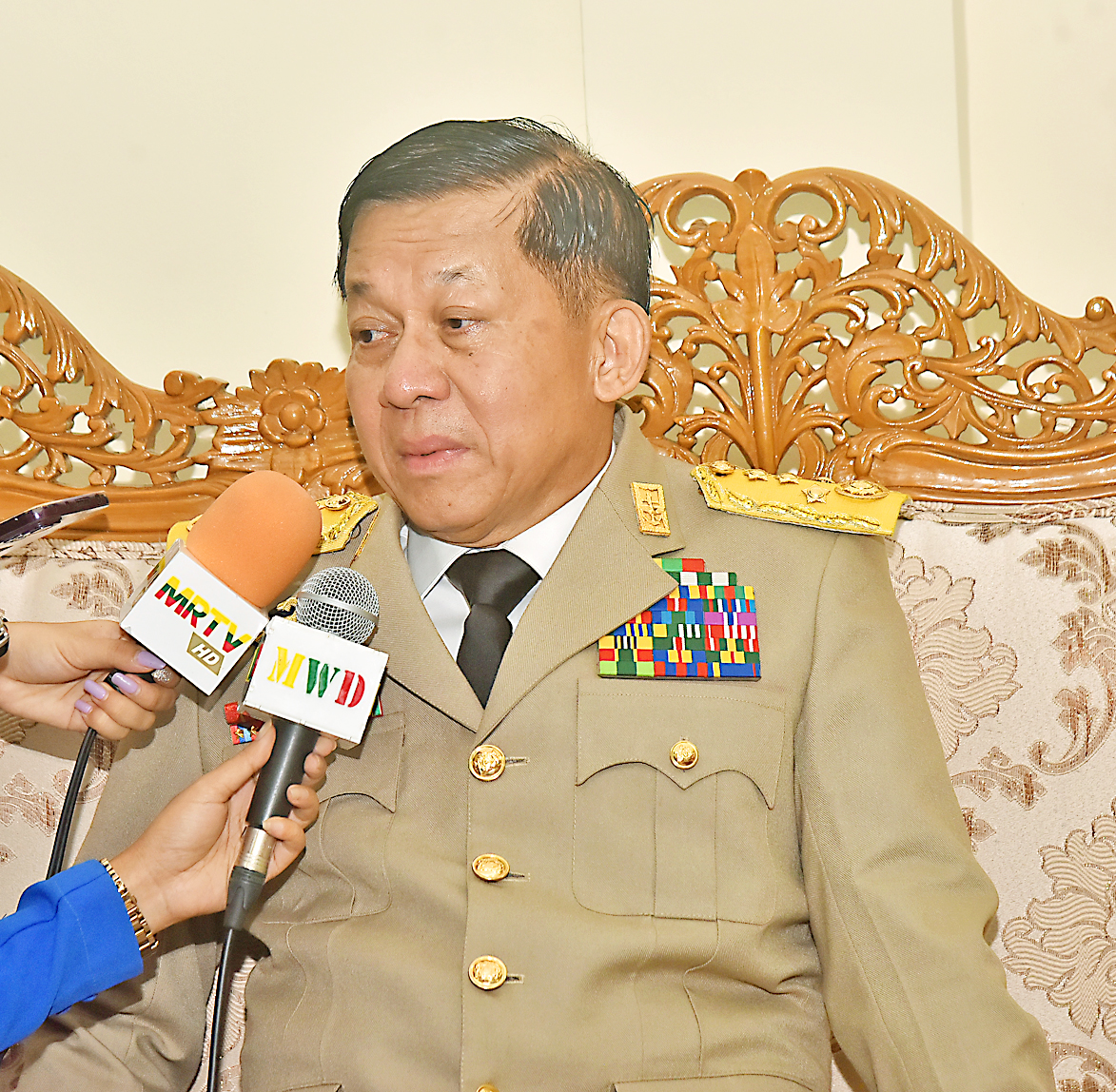 ဗိုလ်ချုပ်သမီး ဒေါ်အောင်ဆန်းစုကြည်ကို ဖမ်းဆီးထောင်ချထားသော မင်းအောင်လှိုင်က ဗိုလ်ချုပ်အောင်ဆန်း မျှော်မှန်းသည့်အတိုင်း မြန်မာနိုင်ငံကို ကမ္ဘာနှင့် ရင်ပေါင်တန်းနိုင်ရေး လုပ်ကိုင်ကြရန် ပြောဆိုပြန်