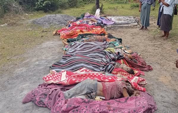 Breaking News- စစ်ကိုင်းမြို့နယ်၊ လင်းတလူးကျေးရွာ စစ်ဘေးရှောင် ဘုန်းကြီးကျောင်းကို စစ်တပ်က လေယာဉ်ဖြင့် ဗုံးကျဲမှု စစ်ဘေးရှောင် ပြည်သူ ၂၈ ဦးသေဆုံး၊ ဒဏ်ရာရသူများပြားလွန်း၍ သေဆုံးသူ မြင့်တက်လာနိုင်