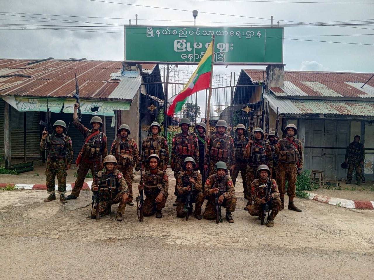 နောင်ချိုမြို့ပေါ်ကနေ ဆုတ်ခွာနေပြီလို့ TNLA အသိပေး