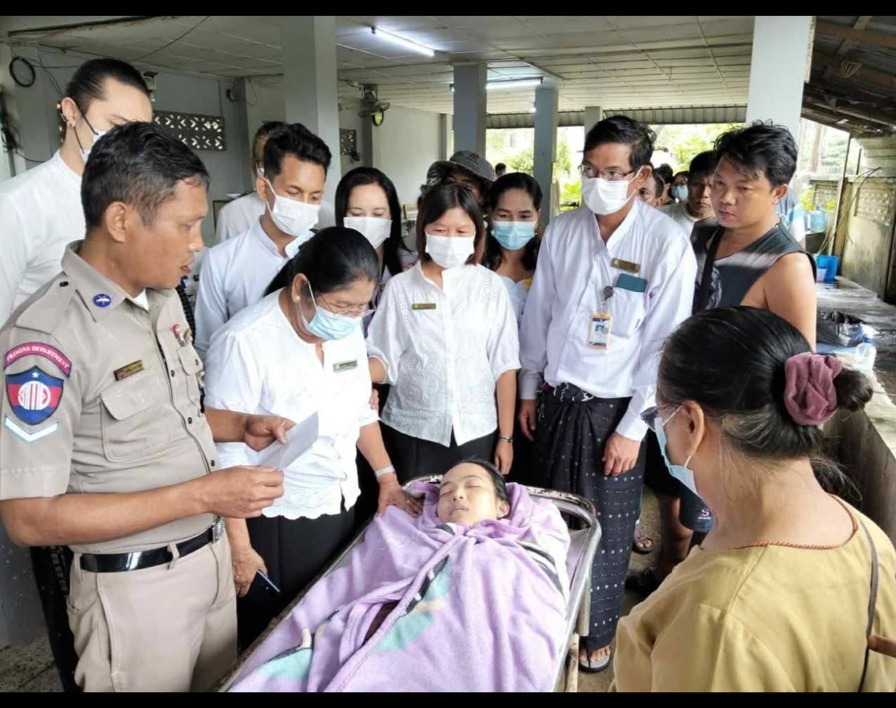 အင်းစိန်ထောင်တွင် စစ်တပ်စစ်ကြောရေး၏ ညှဉ်းပန်းနှိပ်စက်ခဲ့သော ဒဏ်ရာများဖြင့် ကွယ်လွန်သူ နိုင်ငံရေးအကျဉ်းသူ မဝတ်ရည်အောင်ကို ယနေ့ နံနက်ပိုင်း ရေဝေးသုဿာန်တွင် သဂြိုလ်မည်
