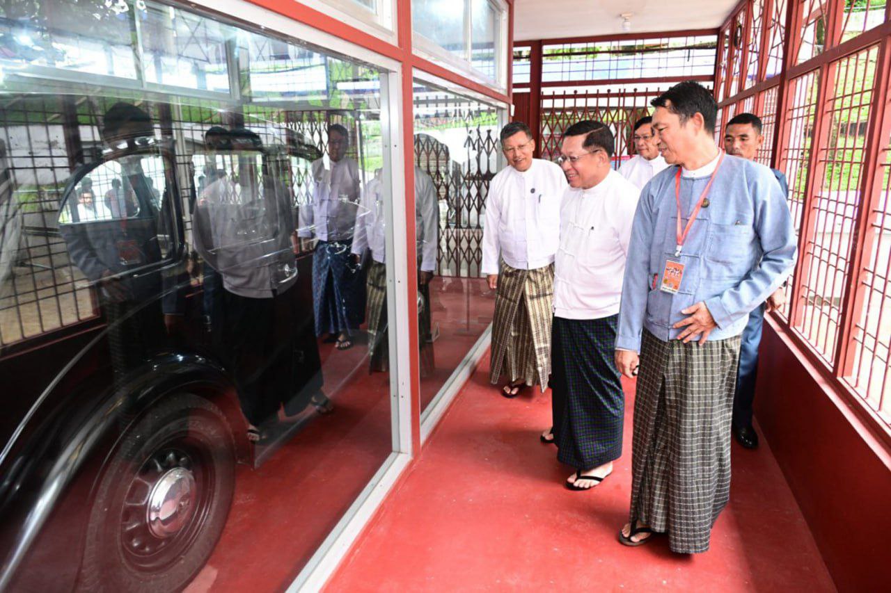 ဗိုလ်ချုပ်အောင်ဆန်း၏ သမီးဒေါ်အောင်ဆန်းစုကြည်ထံမှ အာဏာလုယူ ဖမ်း ဆီးထောင်ချထားသော အကြမ်းဖက် မင်းအောင်လှိုင်က ဗိုလ်ချုပ်အောင်ဆန်း အထိမ်းအမှတ်များကို ထိန်းသိမ်းရမည်ဟု ဆိုပြန်