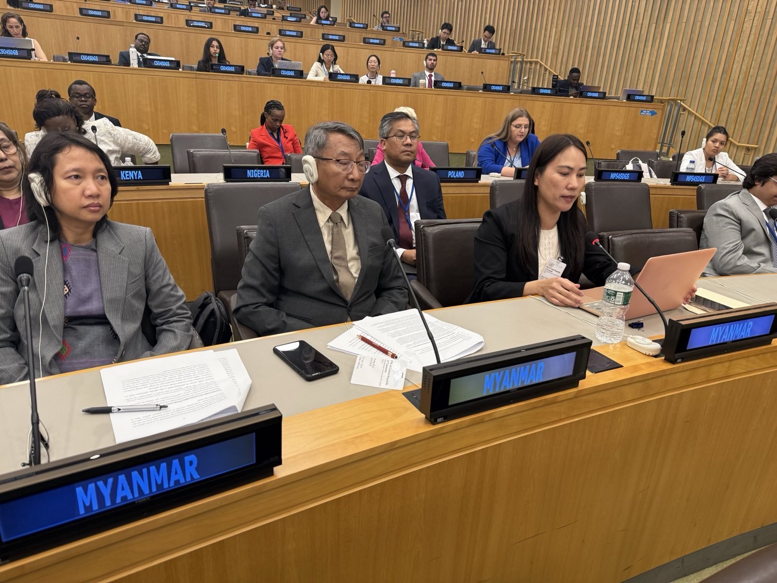 CRPH ဥက္ကဋ္ဌ ဦးအောင်ကြည်ညွန့်နှင့် ကုလသမဂ္ဂဆိုင်ရာ မလေးရှားသံအမတ်ကြီး တို့တွေ့ဆုံပြီး စစ်ကောင်စီ၏ အတုအယောင်ရွေးကောက်ပွဲနှင့်အကြမ်းဖက် လုပ်ရပ်များကို ဆွေးနွေး၊ နိုင်ငံတကာပါလီမန်များအဖွဲ့ (IPU) ဖိုရမ်သို့လည်း CRPH တက်ရောက်
